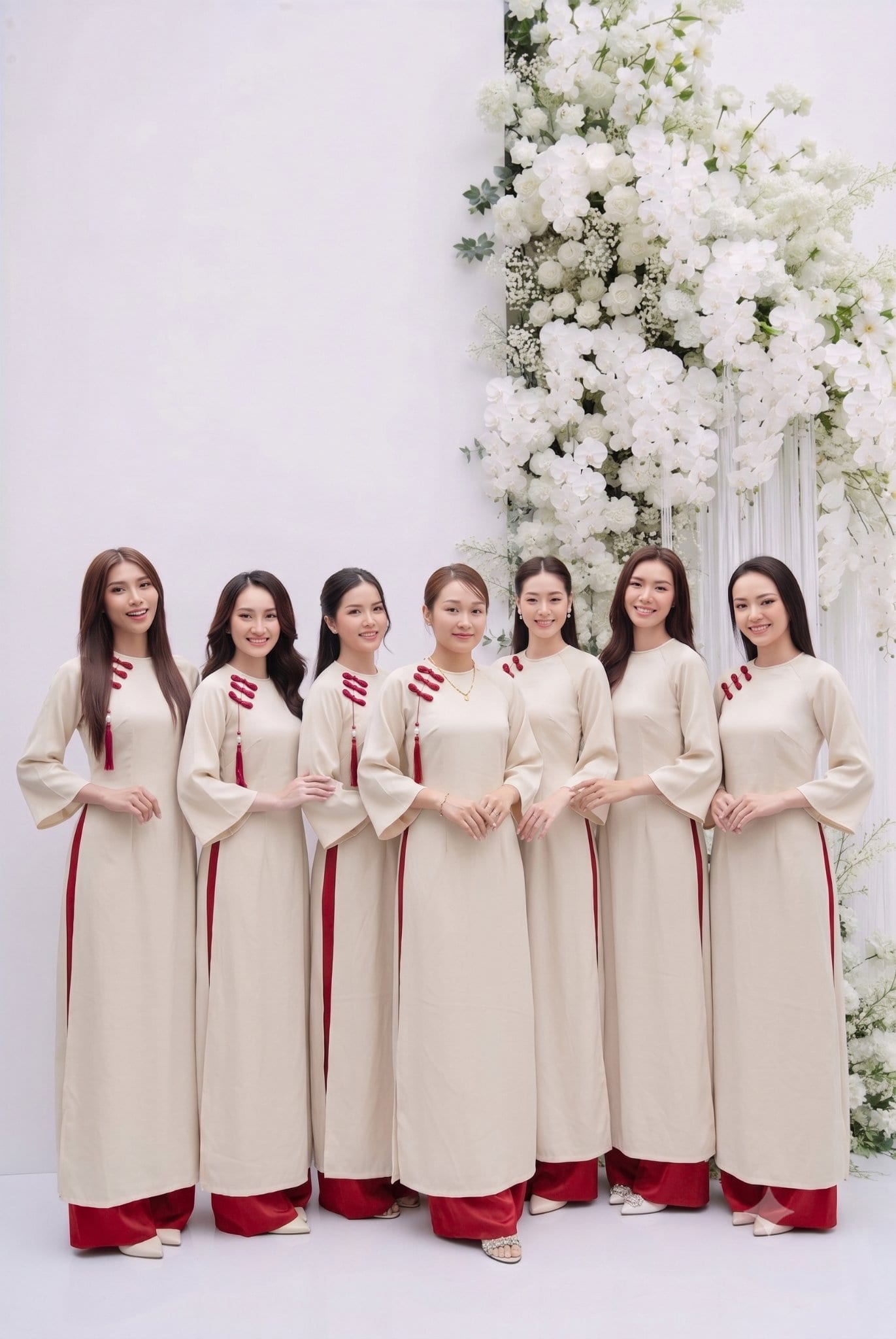 Chân dung cô dâu chú rể hạnh phúc trong một khung hình cưới tại Khói Studio TP Vinh.